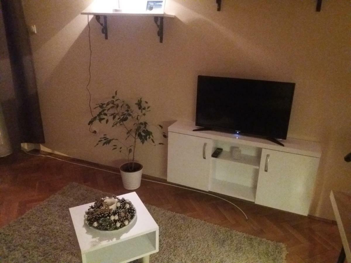 Studio Nina Appartement Novi Sad Buitenkant foto